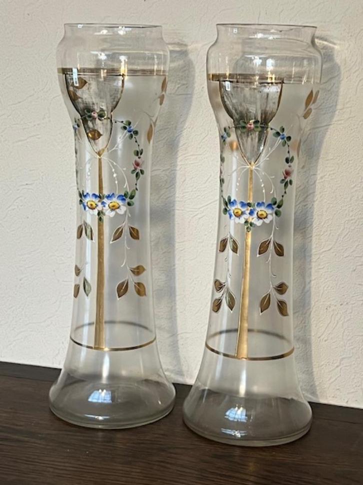 Koppel Art nouveau vazen, glas Geëmailleerde bloemen, Antiek en Kunst, Antiek | Vazen, Ophalen