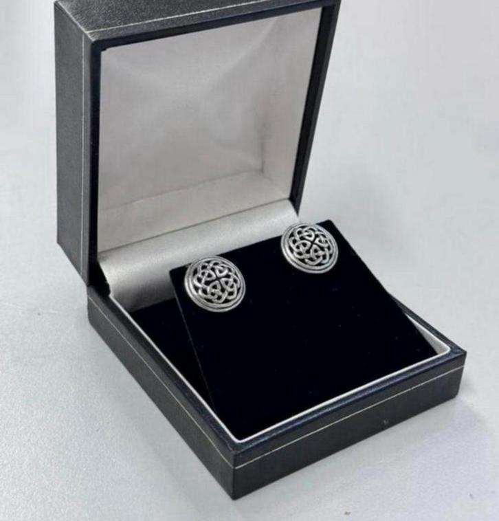 Manchetknopen neverending oorbellen antiek zilver zilveren, Handtassen en Accessoires, Antieke sieraden, Manchetknopen, Zilver