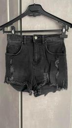 SHORTS en jeans  (7) blanc noir rouge bleu XS, Vêtements | Femmes, Jeans, Enlèvement ou Envoi, Comme neuf, Autres couleurs, W27 (confection 34) ou plus petit