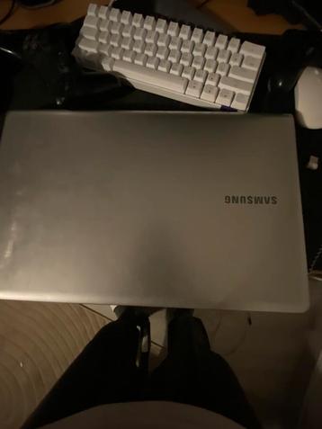 laptop beschikbaar voor biedingen