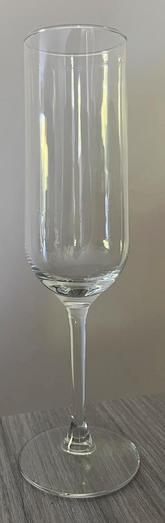 Lot de 8 verres a champagne 220cl Ikea beschikbaar voor biedingen