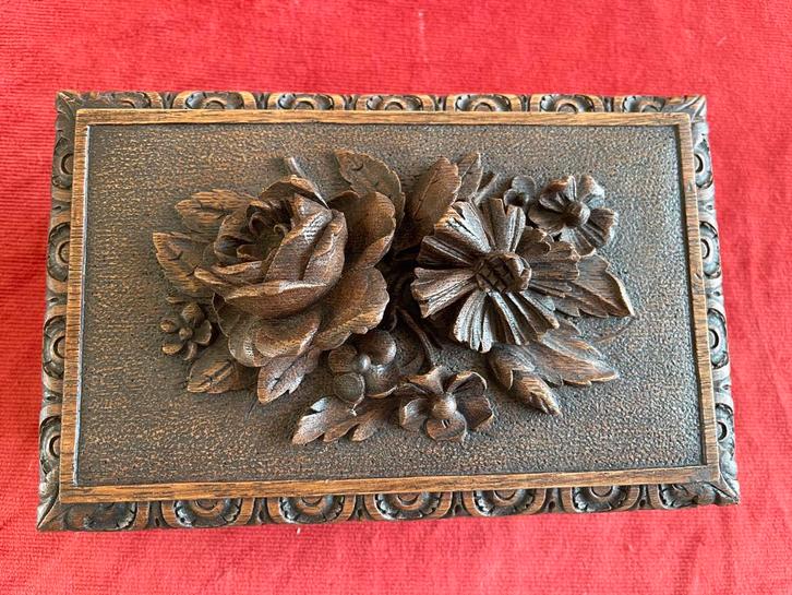 Handgesneden Zwarte Woud juwelenkistje, Antiek en Kunst, Curiosa en Brocante, Ophalen