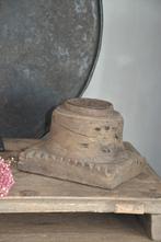 Houten kandelaar van een oud ornament, Huis en Inrichting, Ophalen of Verzenden