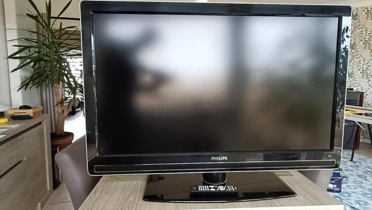 Philips-TV met LCD-scherm van 106 cm (42 inch), Audio, Tv en Foto, Televisies, Gebruikt, LCD, 100 cm of meer, Philips, 50 Hz, Ophalen
