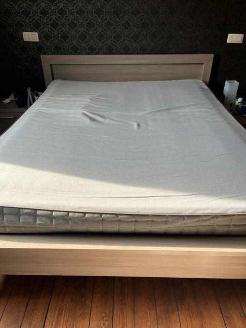 Bed 160x200 met 2 lattenbodems, 2 nachtkastjes en ladenkast, Huis en Inrichting, Slaapkamer | Complete slaapkamers, Gebruikt, Tweepersoons