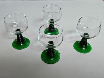 4 Vintage Luminarc glazen. beschikbaar voor biedingen