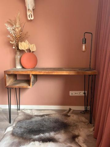 Bureau / bijzettafel in perfecte staat, Huis en Inrichting, Bureaus, Ophalen, Zo goed als nieuw, Bureau