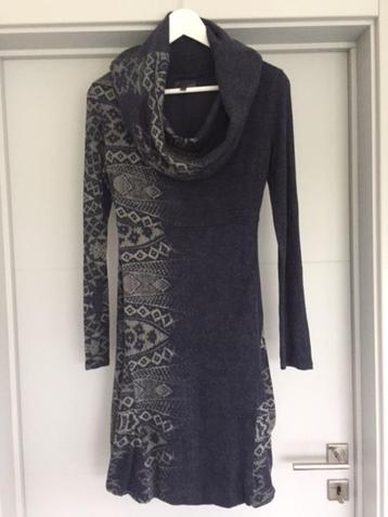 Jurk tricot ( Small ) beschikbaar voor biedingen