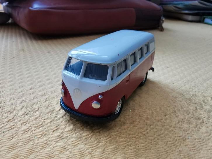 Miniatuur Volkswagen T1 bus 1963 - 1/64, Hobby & Loisirs créatifs, Voitures miniatures | Échelles Autre, Comme neuf, Bus ou Camion
