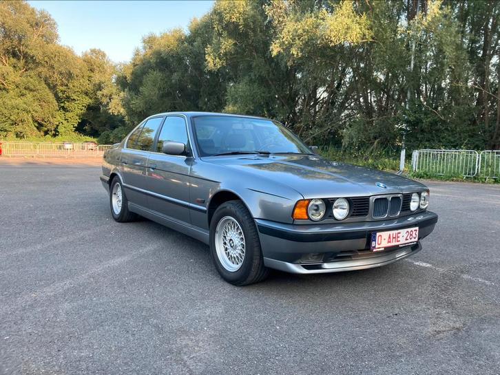 BMW 525i E34 1993 38000km, Auto's, BMW, Particulier, 5 Reeks, Benzine, Berline, 5 deurs, Automaat, Zilver of Grijs, Zwart, Leder
