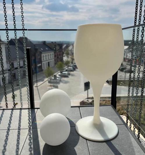 Valiente Icebucket – Design staantafel & ijsemmer in één!, Huis en Inrichting, Tafels | Statafels, Zo goed als nieuw, Ophalen