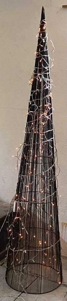 Kegelvorm metaal / draad 1,75m met outdoor kerstverlichting, Diversen, Kerst, Gebruikt, Ophalen