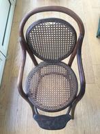 Chaise haute de style Thonet, Enlèvement