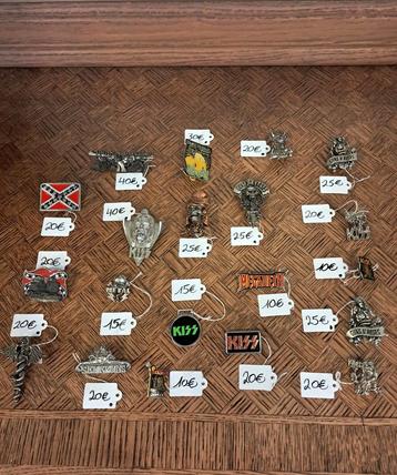 pins voor de echte rock- en metalfan beschikbaar voor biedingen