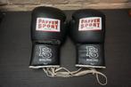 gedragen en gesigneerde bokshandschoenen van delfine persoon, Sport en Fitness, Boksen, Ophalen of Verzenden, Bokshandschoenen