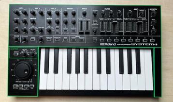 Roland Aira system 1 plug out synthesizer In perfecte staat!