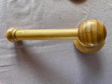 Stevige lichte houten servethouder of toiletrolhouder beschikbaar voor biedingen