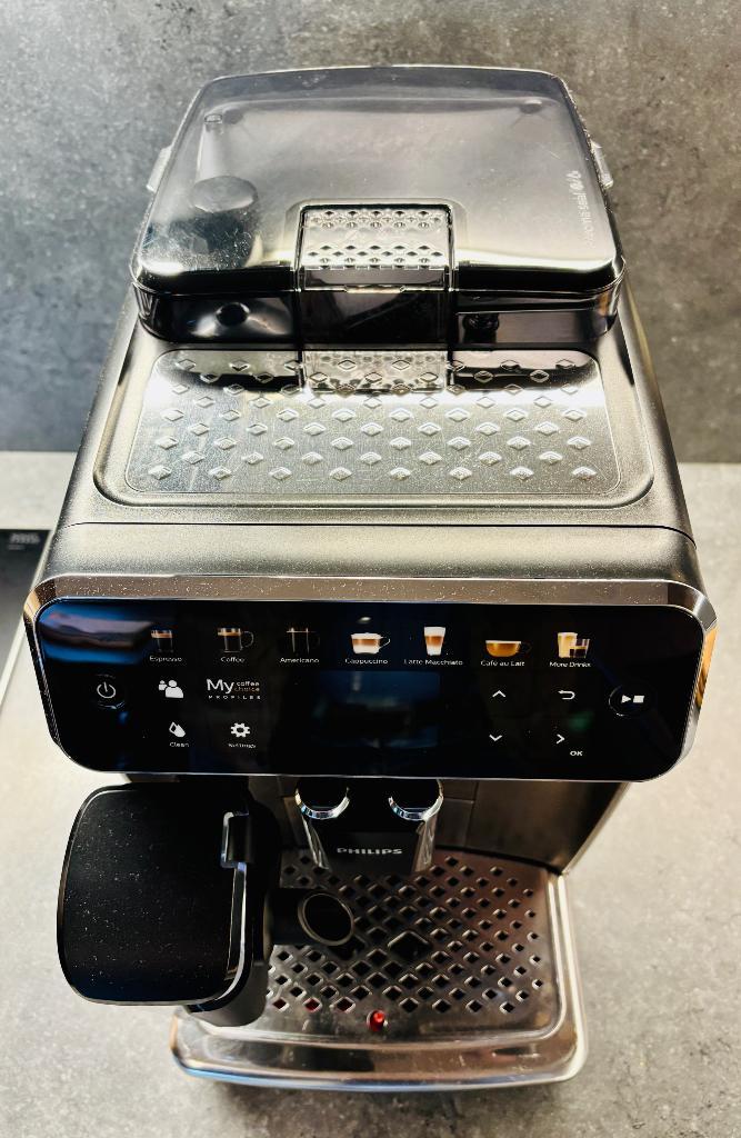 Phillips Fully Automatic Espresso Machine 5400 Series, Electroménager, Cafetières, Comme neuf, Café moulu, Café en grains, Machine à espresso