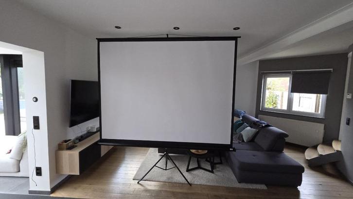 Groot projectiescherm op statief 120", Audio, Tv en Foto, Projectieschermen, Handmatig, Ophalen