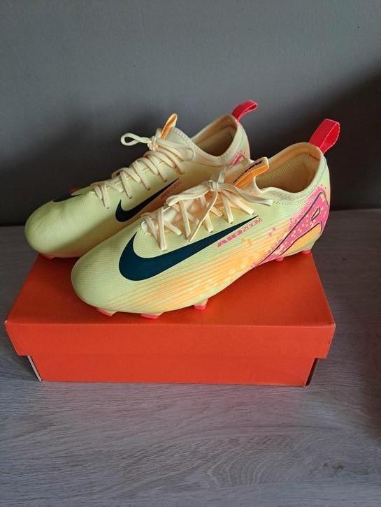 Voetbalschoenen Nike JR Zoom Vapor maat 38,5, Sport en Fitness, Voetbal, Nieuw, Ophalen