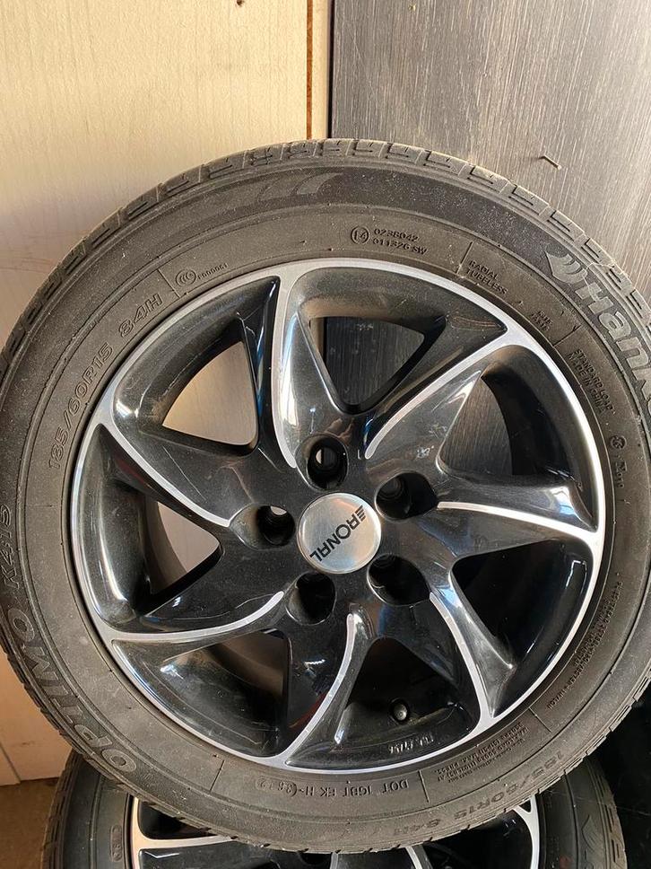 Verscheidene setjes zomer-/winterbanden Polo, Ibiza en Fabia, Auto-onderdelen, Banden en Velgen, Velg(en), Winterbanden, Ophalen