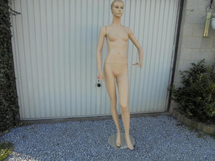 mannequin de vitrine  femme pour presenter 1 uniforme, Collections, Objets militaires | Général, Armée de terre, Enlèvement