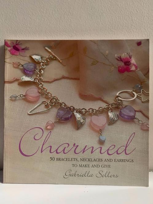 Boek Charmed (Gabriella Selors), Livres, Loisirs & Temps libre, Comme neuf, Fabrication de bijoux, Enlèvement ou Envoi