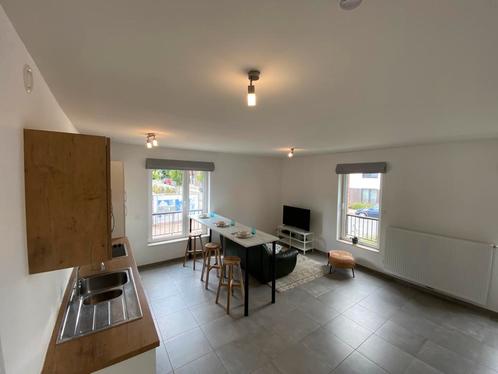 Studio a louer court saint etienne, Immo, Appartementen en Studio's te huur, Provincie Waals-Brabant, 35 tot 50 m²