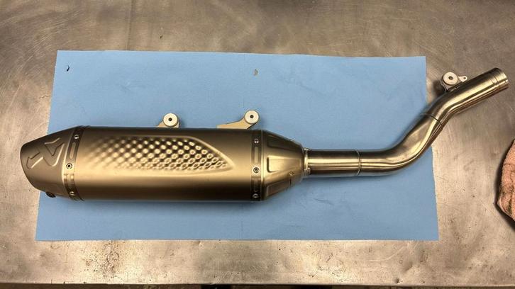 Ktm Akrapovic uitlaatsysteem 250/350 exc-f 2020-2023 zgan, Motoren, Onderdelen | Overige, Nieuw, Ophalen of Verzenden