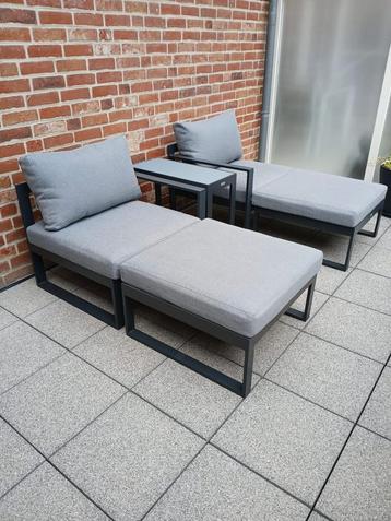 Caleda loungeset in zwart aluminium met grijze kussens beschikbaar voor biedingen