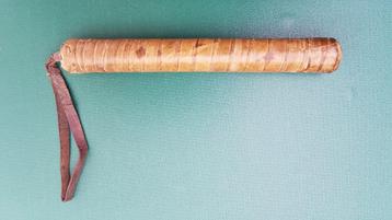 Antieke houten knuppel beschikbaar voor biedingen