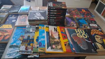 Lot brocantes 14 dvd et 42 petits vynil et 41 livres divers  beschikbaar voor biedingen