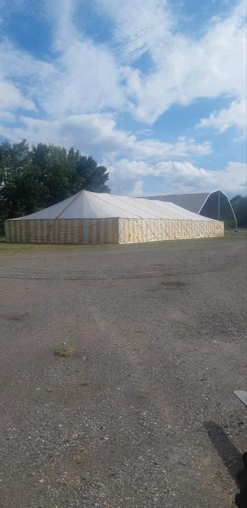 Spantent 16 x 50 m. beschikbaar voor biedingen