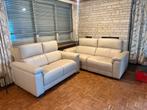 2 canapés Chateau d’Ax en cuir electrique beige, Ophalen, Zo goed als nieuw, Leer