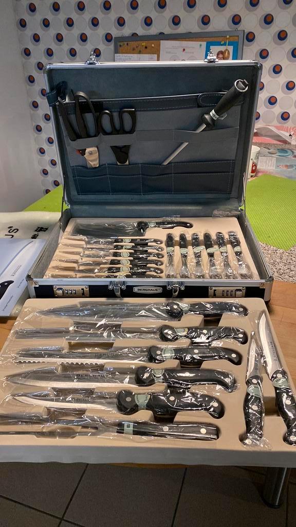 24 delige messenkoffer van Berghaus - nog in de verpakking, Huis en Inrichting, Keuken | Bestek, Zo goed als nieuw, Ophalen