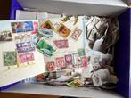 Doos ongesorteerde postzegels, Postzegels en Munten, Ophalen of Verzenden