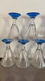 Set van 5 glazen ijscoupes op blauwe voet, Overige typen, Ophalen of Verzenden, Overige stijlen, Glas