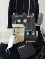 Naaimachin Overlock, Hobby en Vrije tijd, Naaimachines en Toebehoren, Ophalen of Verzenden, Zo goed als nieuw, Naaimachine