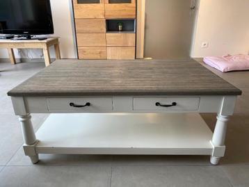 Salontafel hout beschikbaar voor biedingen