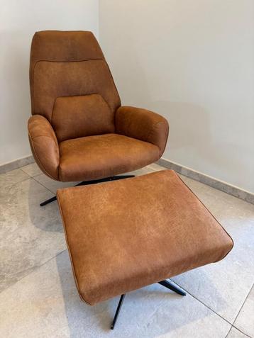 Fauteuil met hoge rug incl poef *NIEUW* beschikbaar voor biedingen