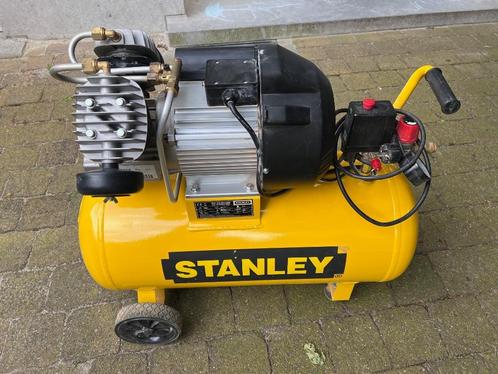 Stanley compressor  v-twin  3 pk / 50 l / 10 bar, Doe-het-zelf en Bouw, Compressors, Zo goed als nieuw, 6 tot 10 bar, 25 tot 100 liter