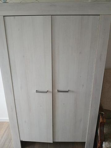 Armoire et commode, Enlèvement, Utilisé