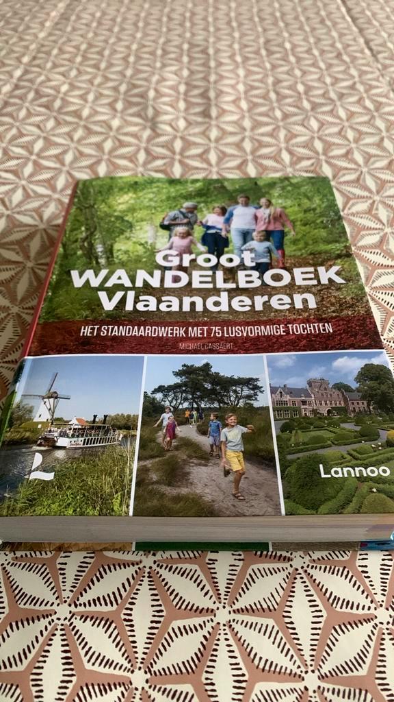 Michaël Cassaert - Groot Wandelboek Vlaanderen, Boeken, Reisgidsen, Zo goed als nieuw, Verzenden