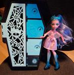 Monster High Lagoona met kist, Verzamelen, Poppen, Ophalen of Verzenden, Gebruikt