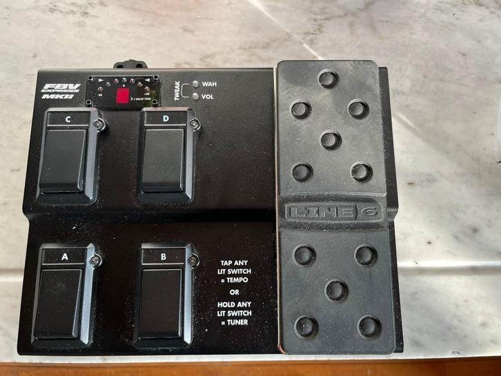 Line6 FBV Express MKII, Muziek en Instrumenten, Midi-apparatuur, Gebruikt, Ophalen of Verzenden
