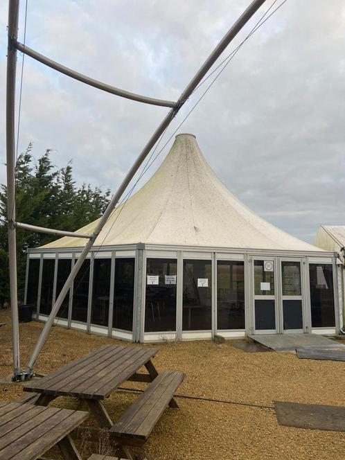 6 - ZIJDIGE VEELHOEKTENT 6 M OVERSPANNING VAN 12 M, Tuin en Terras, Partytenten, Gebruikt, Ophalen