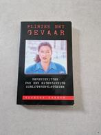 Flirten met gevaar - Siobhan Darrow, Gelezen, Maatschappij en Samenleving, Ophalen of Verzenden, Siobhan Darrow