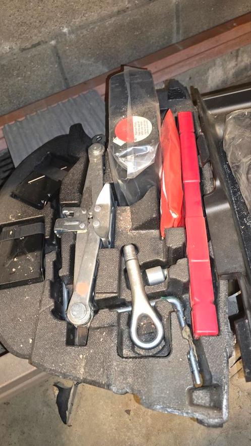 Toyota IQ Gereedschap Tool Kit Box & Hoedenplank Hoes, Auto diversen, Autogereedschap, Nieuw, Ophalen