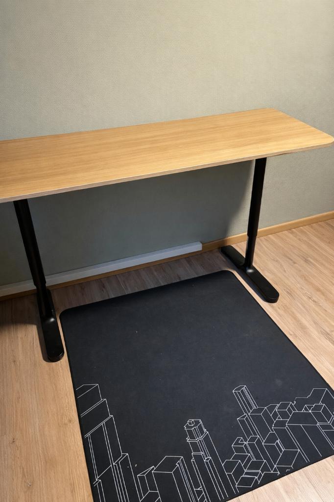 Ikea Bekant bureau + mat, Maison & Meubles, Bureaux, Utilisé, Bureau, Enlèvement