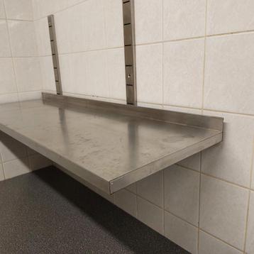 Leggers in inox met bevestiging en beugels  beschikbaar voor biedingen